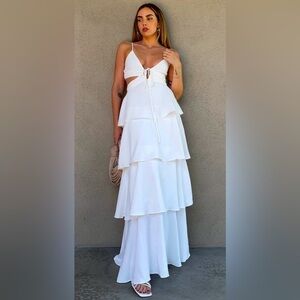 NEW w/TAGS REVOLVE LINE & DOT White Sonia Tiered Maxi Dress Size Large
